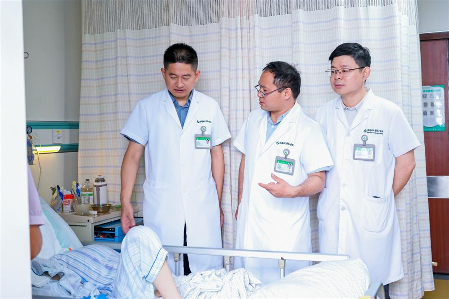 丘脑脑瘤手术无需开颅 前沿LITT技术精准“熔灭”深部肿瘤